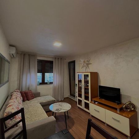 Apartman Basic Doboj Ngoại thất bức ảnh